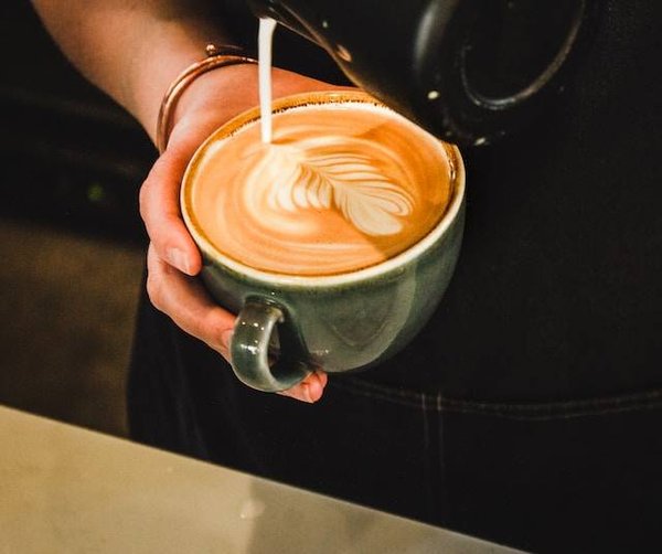Quelle est la différence entre un café latte et un cappuccino ?